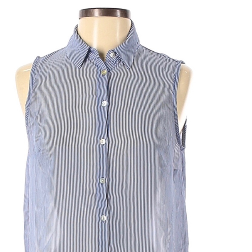 A New Day Target brand. Large. Sleeveless Blouse. Blue & White.